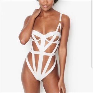Victoria’s Secret Very Sexy Strappy Teddy Bodysuit lingerie.Size XL